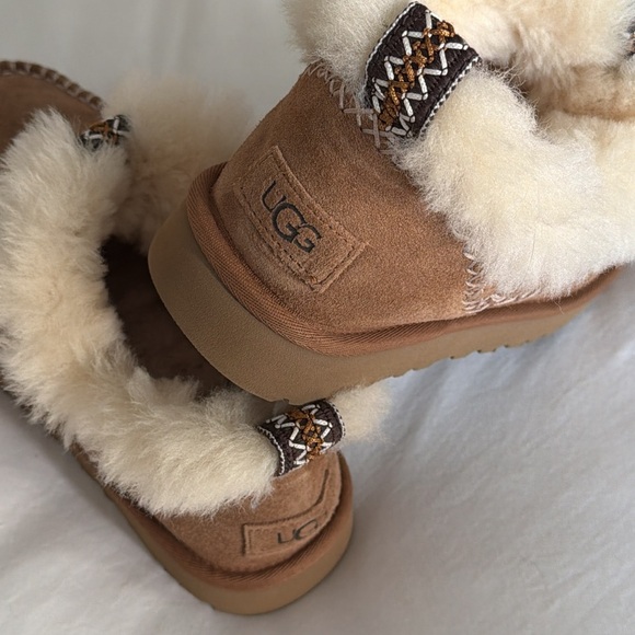 Ugg Tasman Alpine slippers size 8 - Picture 4 of 9